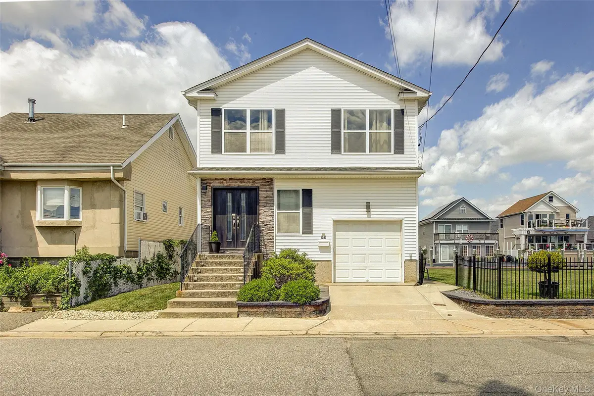 913 Arctic Street, Lindenhurst, NY 11757 - #1