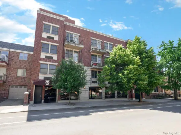 2519 35th Street #4C, Astoria, NY 11103
