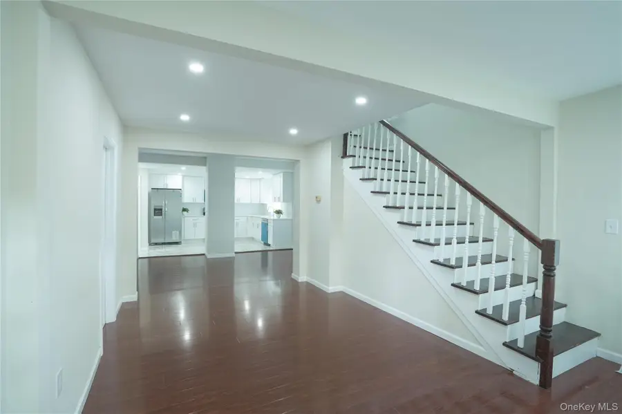 144 Carleton Avenue, Islip Terrace, NY 11752 - #3