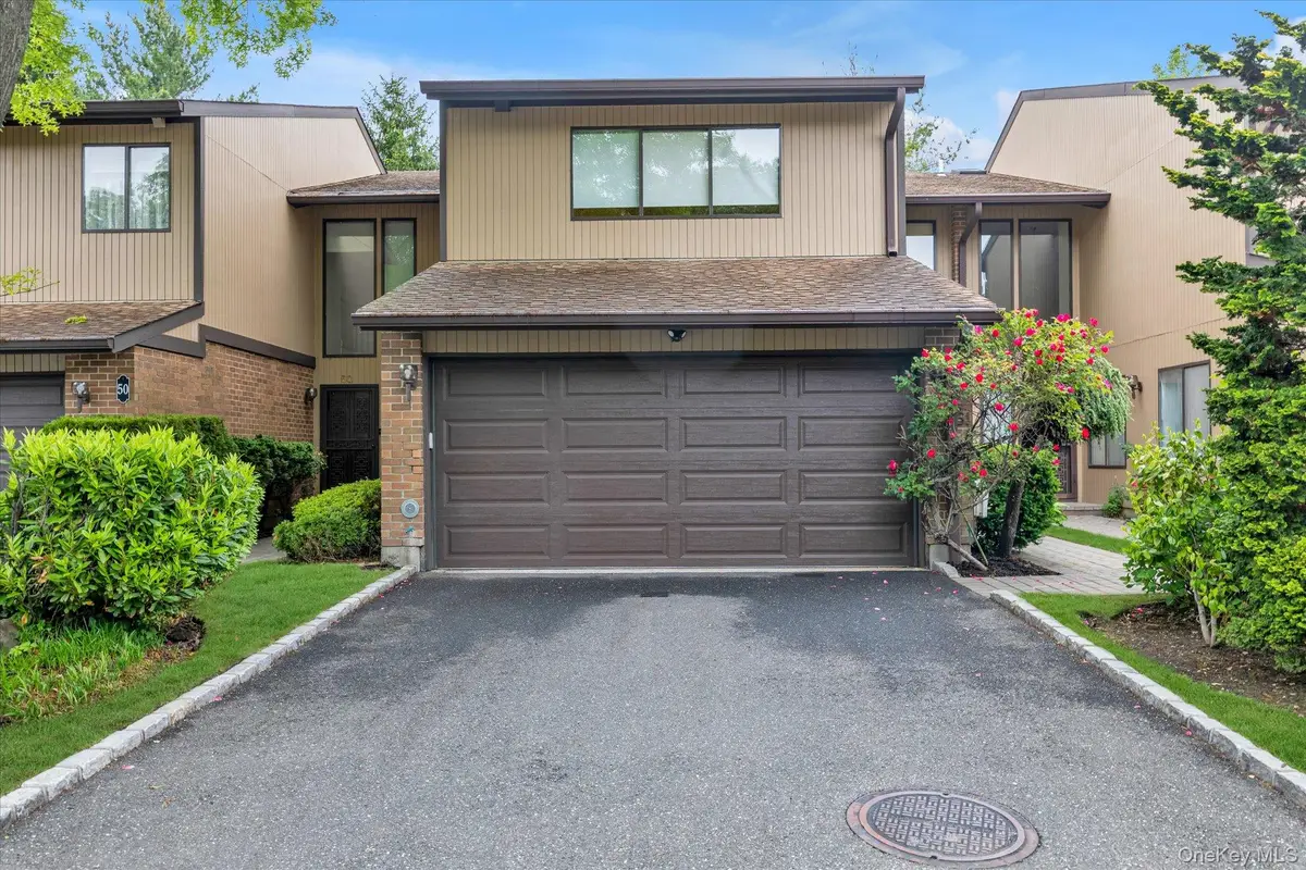 51 Wimbledon Drive, Roslyn, NY 11576 - #1