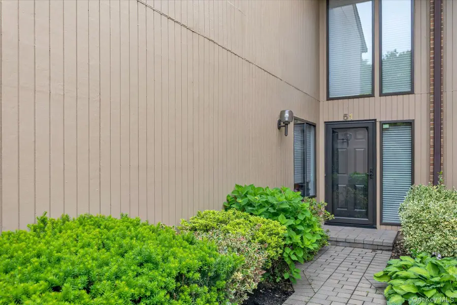 51 Wimbledon Drive, Roslyn, NY 11576 - #2