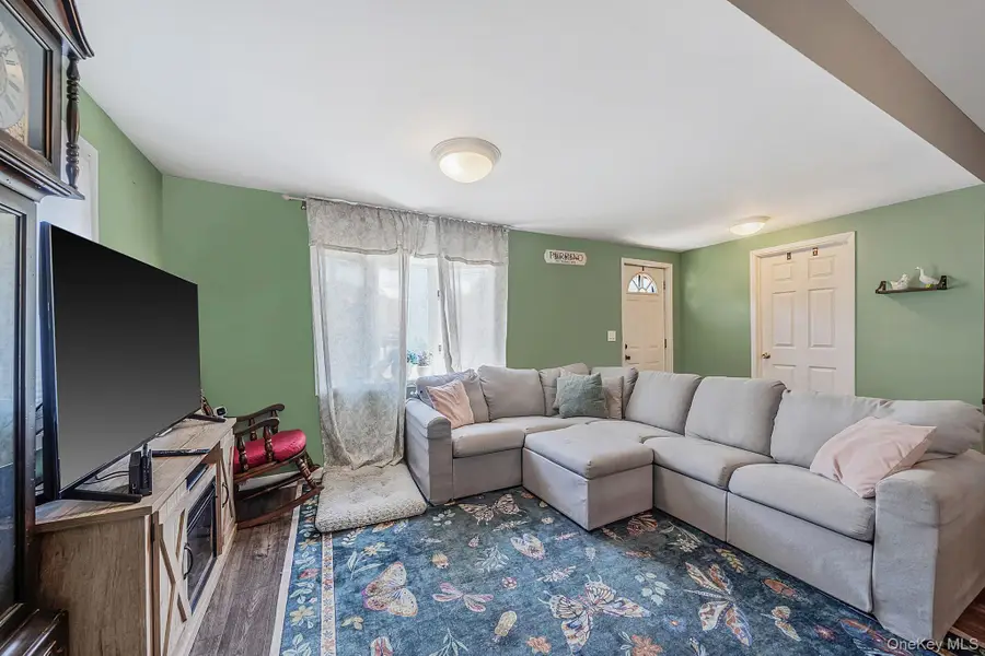 1406 Coates Avenue, Holbrook, NY 11741 - #3