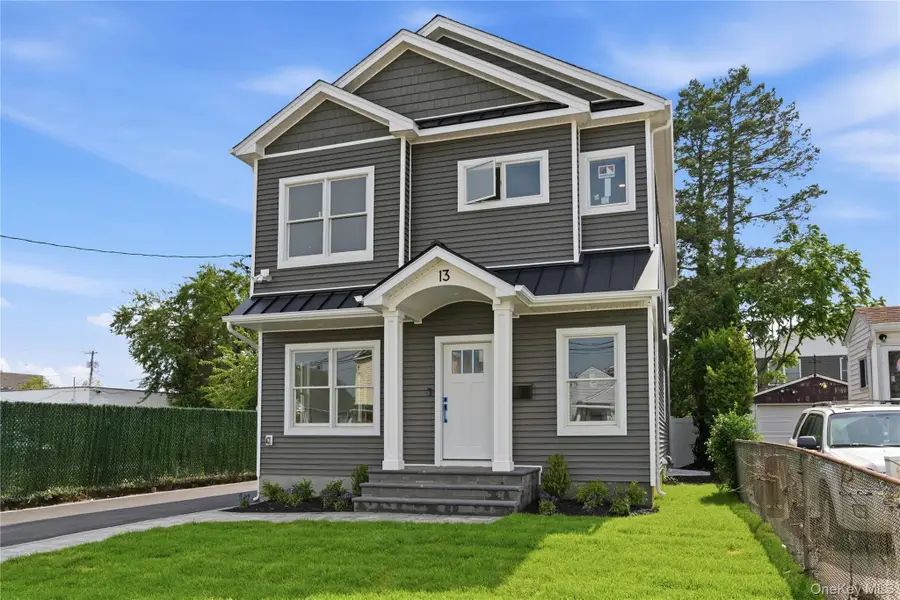 13 Evelyn Avenue, Westbury, NY 11590 - #3