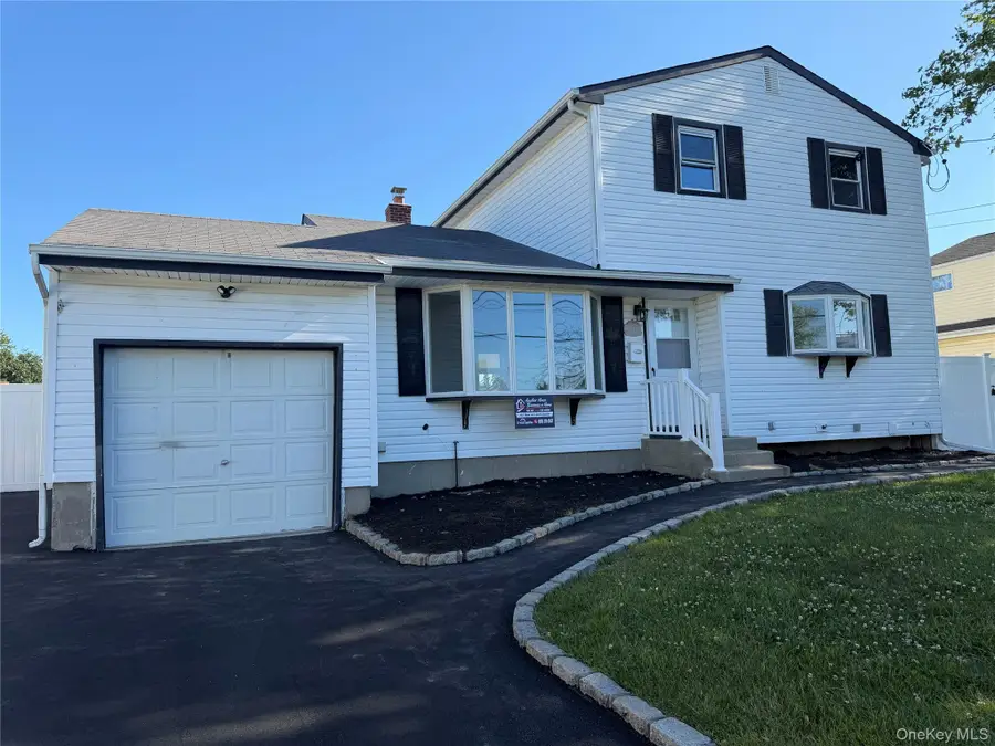 3 Perry Street, Brentwood, NY 11717 - #2