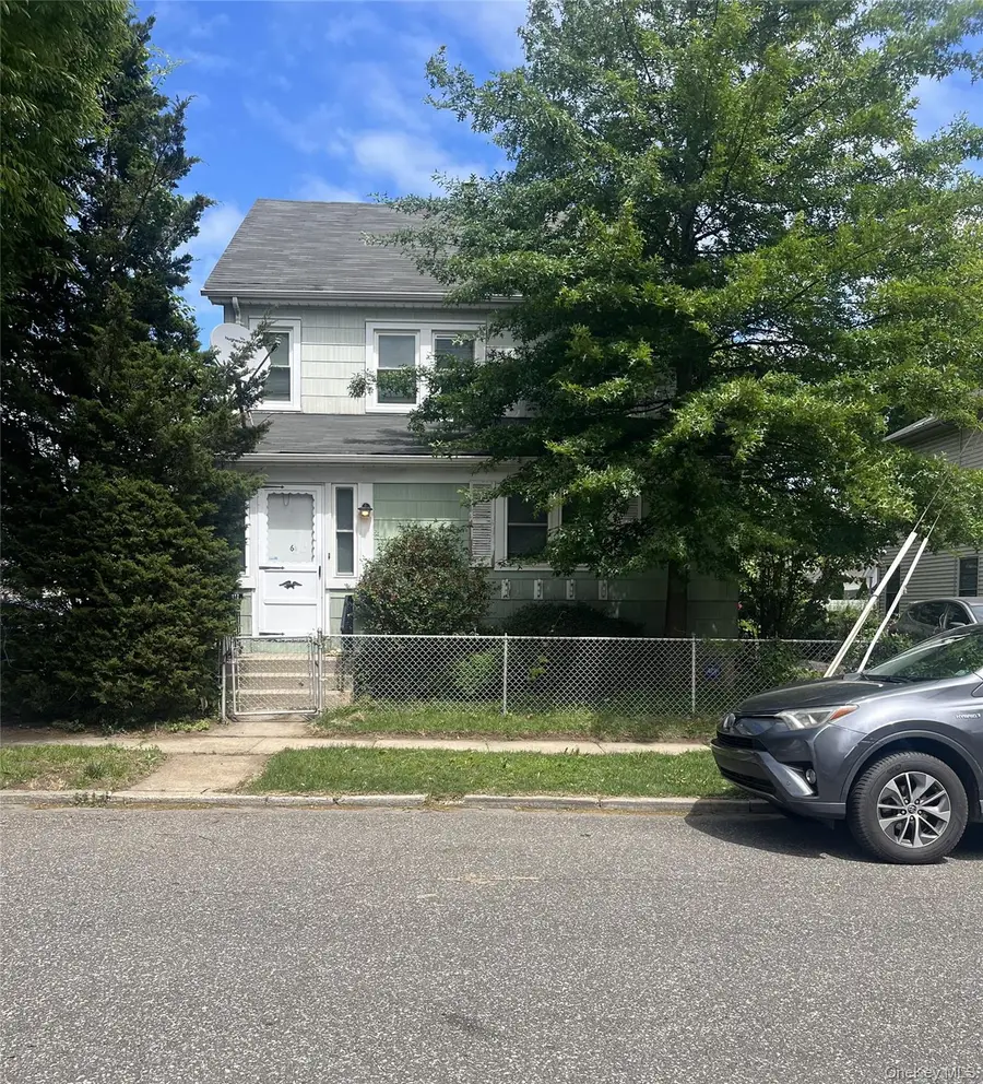 6 S 12th Street, New Hyde Park, NY 11040 - #2