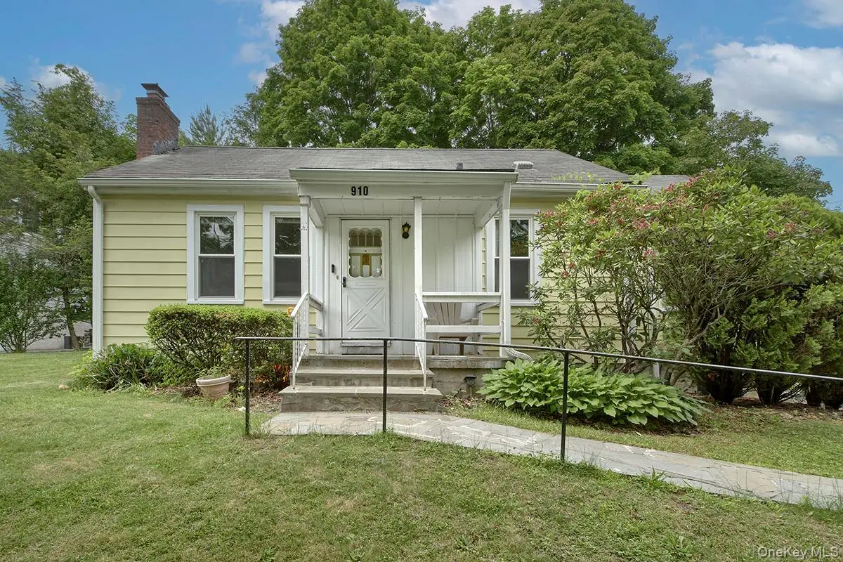 910 Linda Avenue, Thornwood, NY 10594 - #1