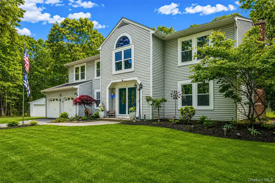 2 Barbara Anne Street, Manorville, NY 11949 - #3