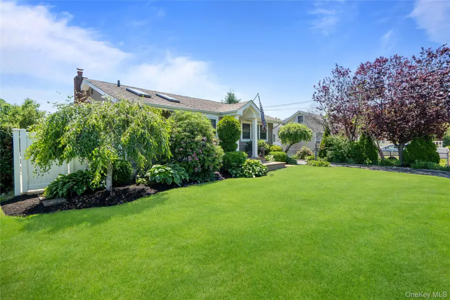 86 Claremont Avenue, West Babylon, NY 11704 - #3