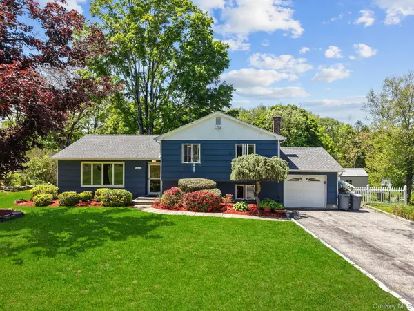 2463 N Pine Grove Court, Yorktown Heights, NY 10598