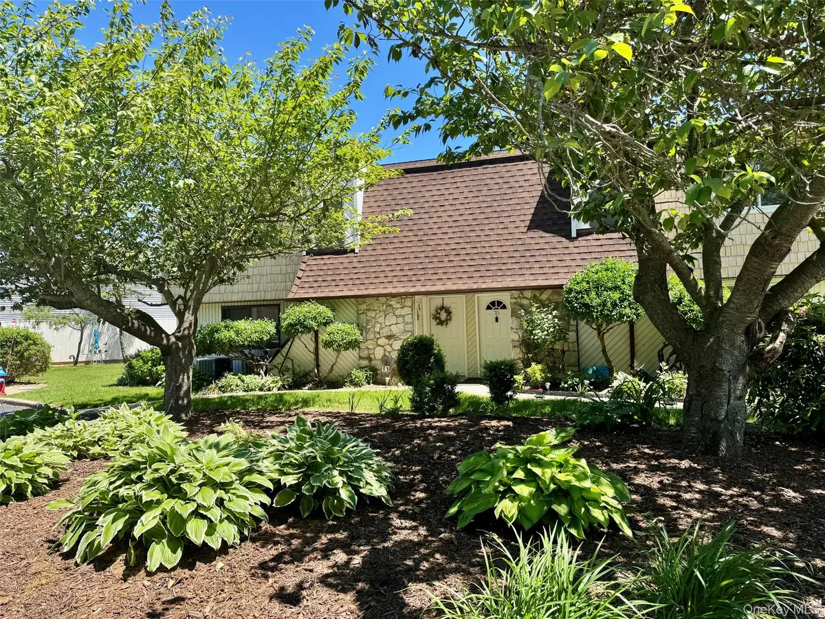 71 Pointe Circle S #71, Coram, NY 11727 - #1