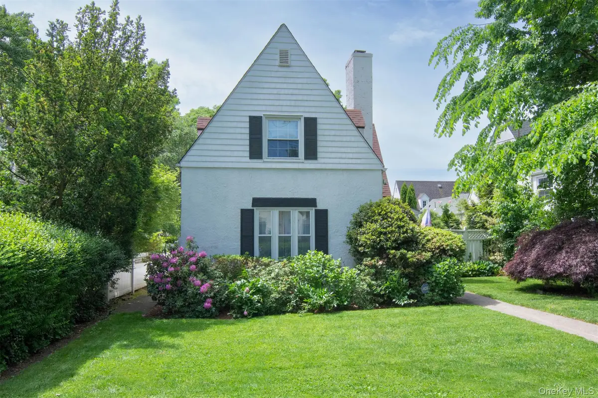 7 Garden Place, Pelham, NY 10803 - #1