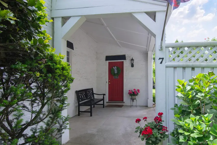 7 Garden Place, Pelham, NY 10803 - #3