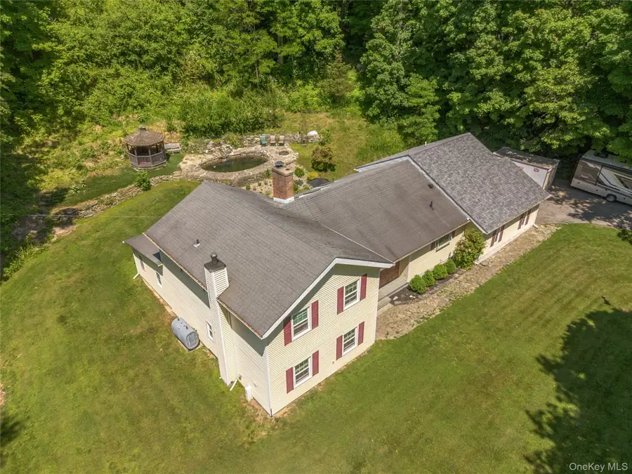 21 Straub Drive, Pleasant Valley, NY 12569 - #2