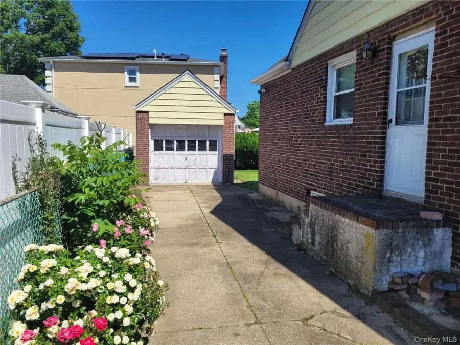 41 Nassau Boulevard, West Hempstead, NY 11552 - #3