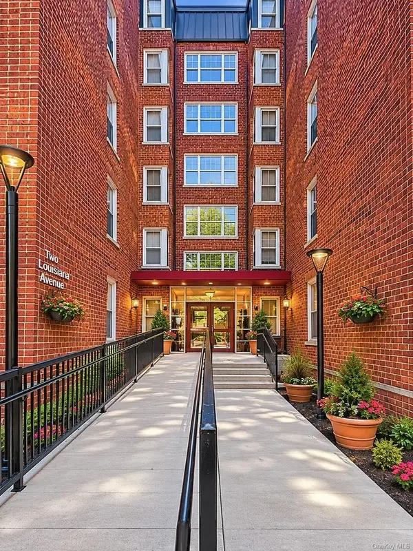 2 Louisiana Avenue #4B, Bronxville, NY 10708