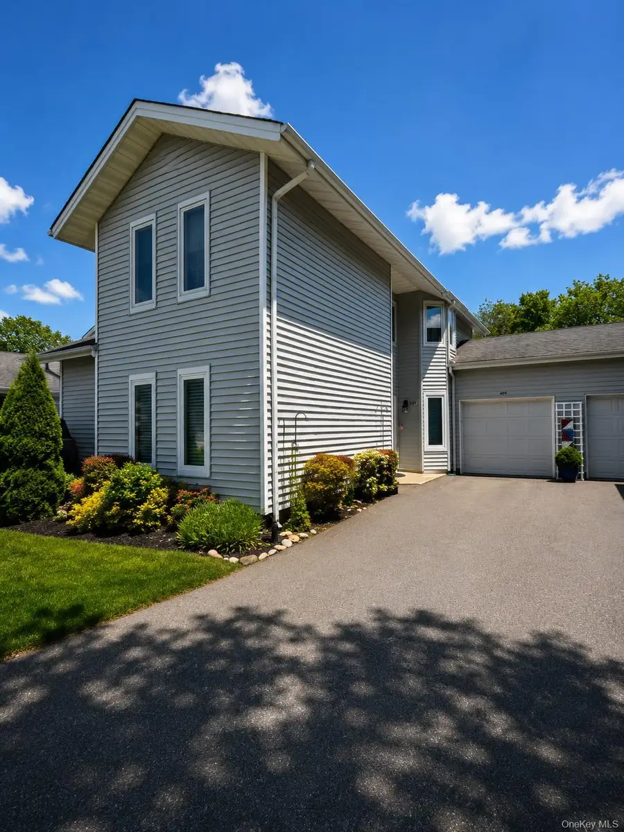 409 Elton Court E, Saint James, NY 11780 - #2