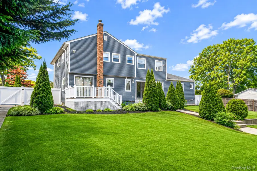 65 Avenue D, Farmingville, NY 11738 - #3