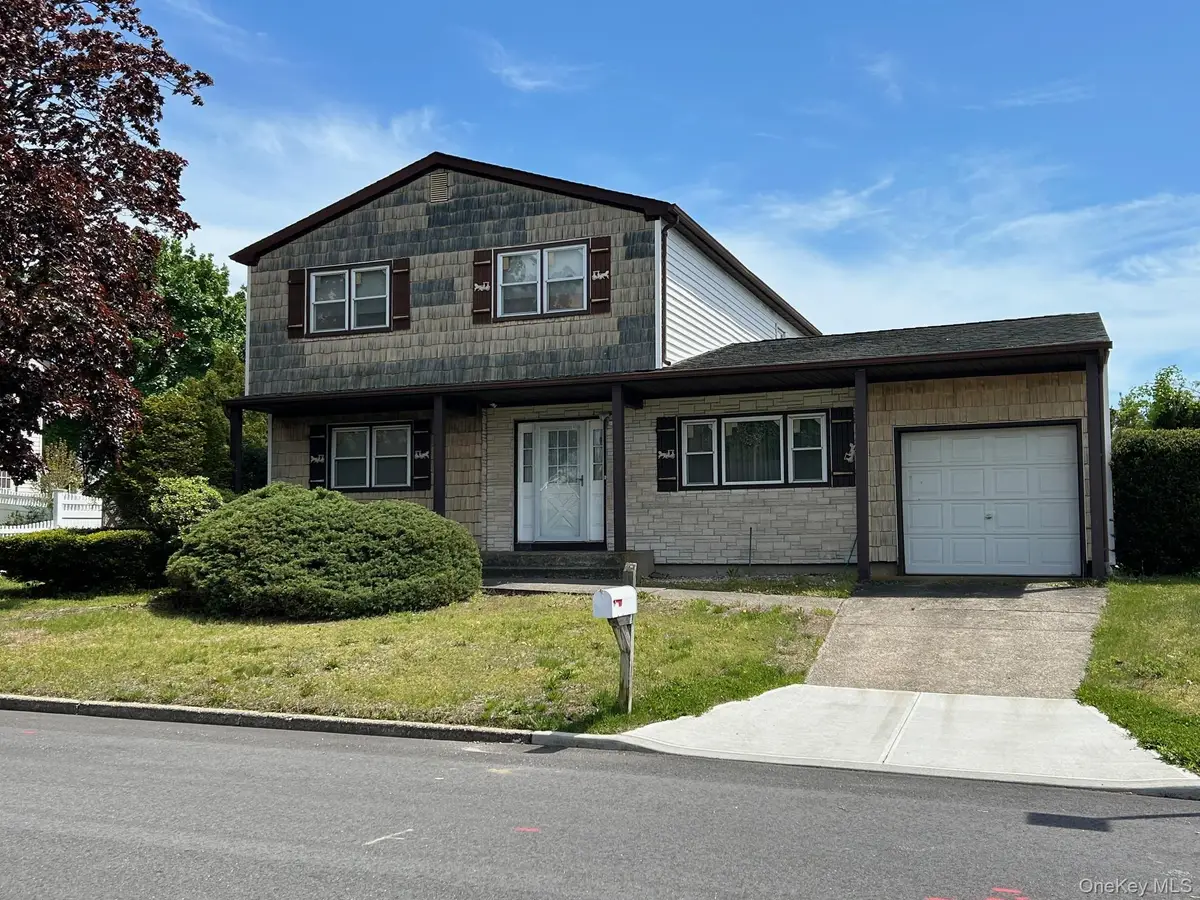 4 Dougbeth Drive, Ronkonkoma, NY 11779 - #1