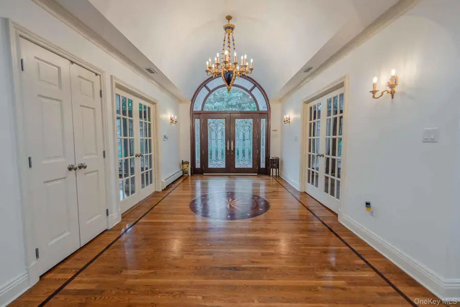 20 Astro Place, Dix Hills, NY 11746 - #3