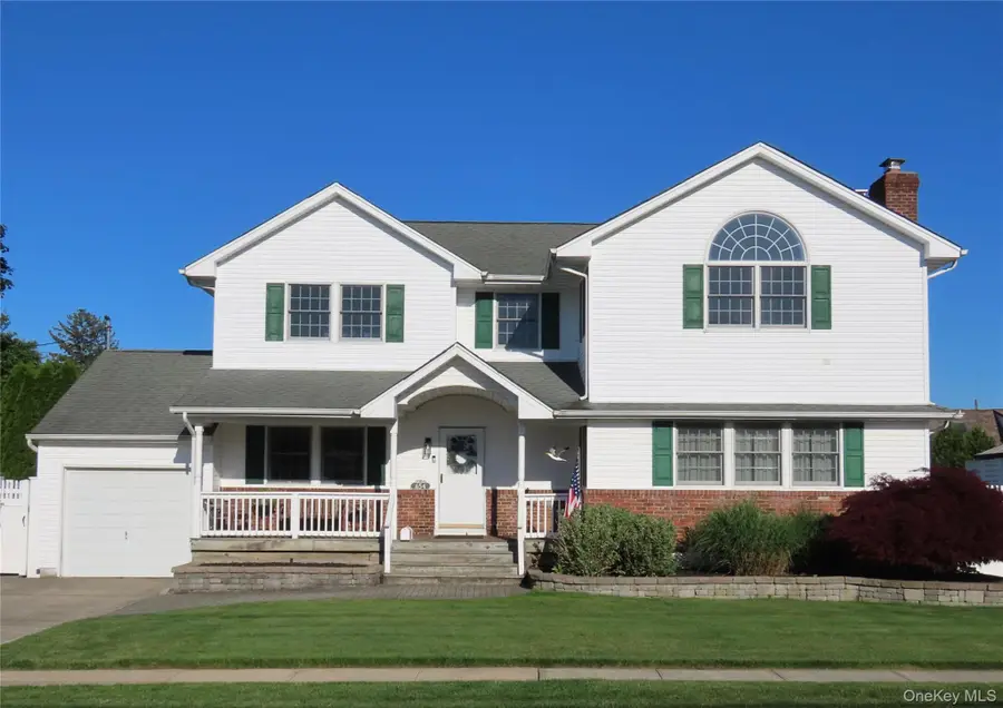 654 Alwick Avenue, West Islip, NY 11795 - #2