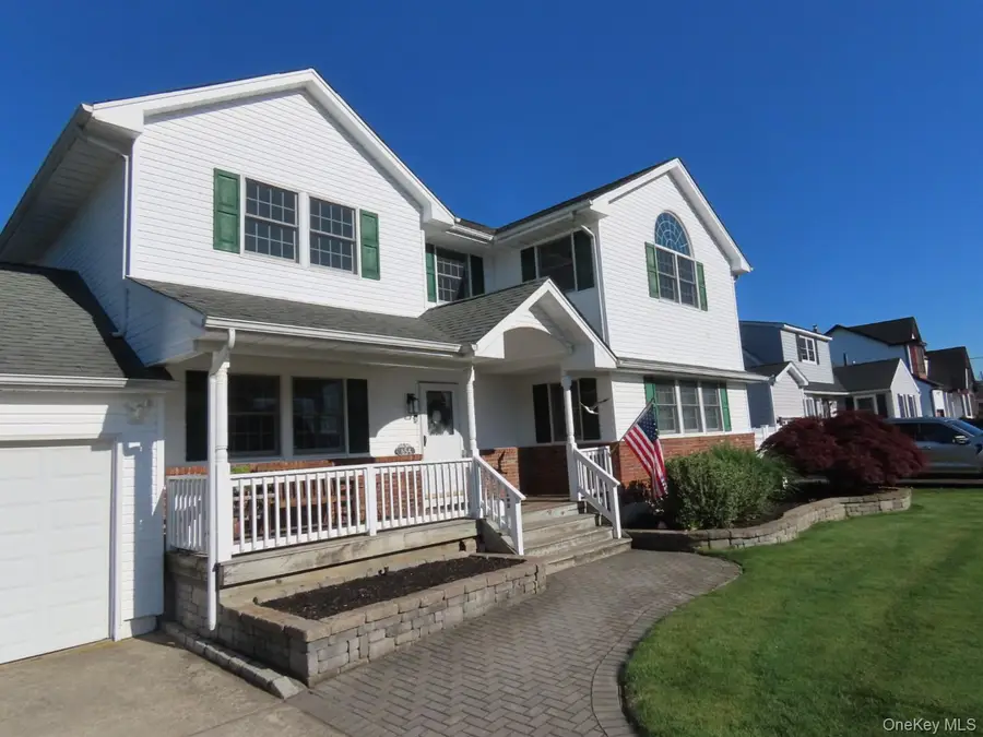 654 Alwick Avenue, West Islip, NY 11795 - #3