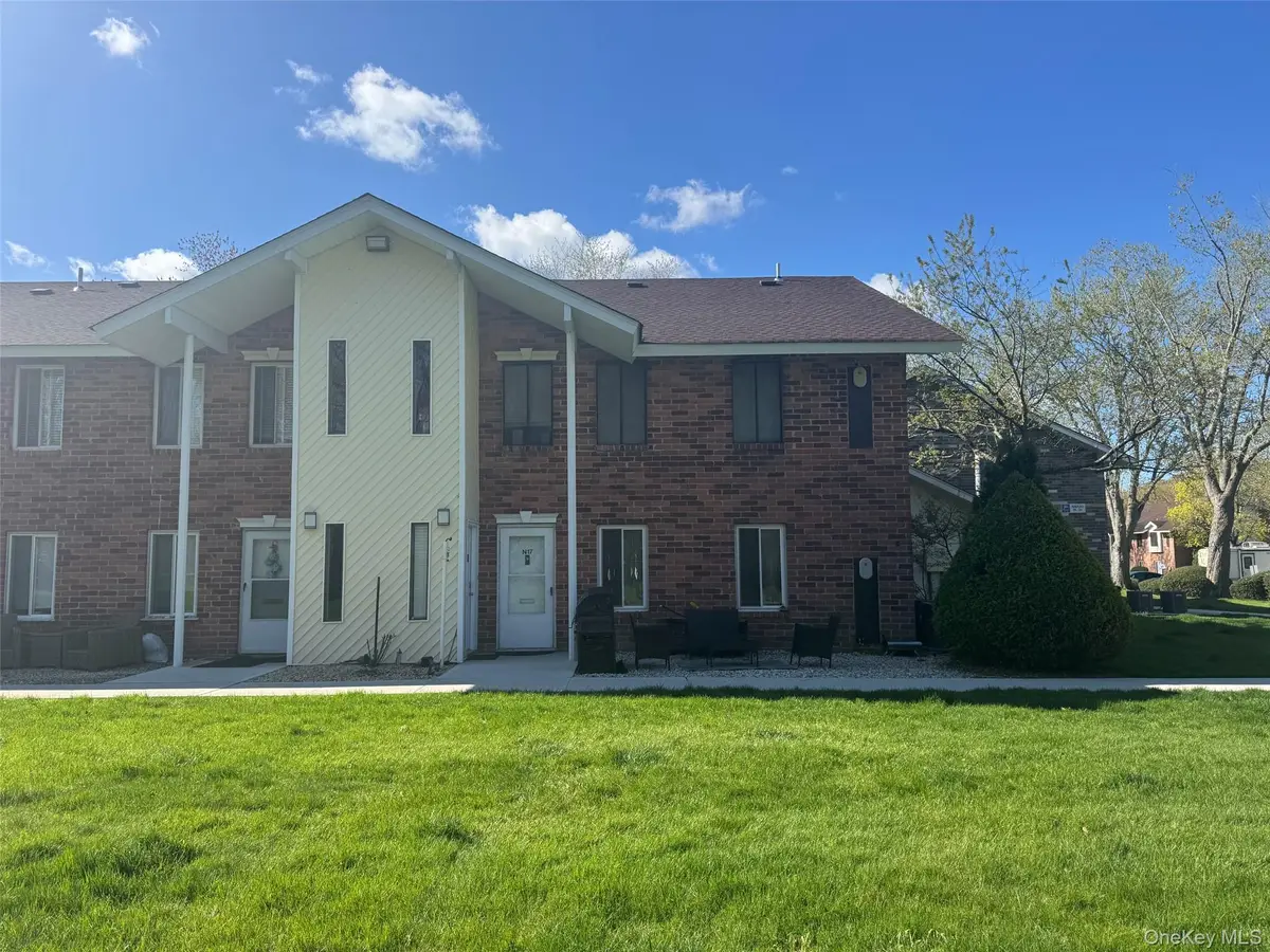 18 Navajo Court #18, Coram, NY 11727 - #1