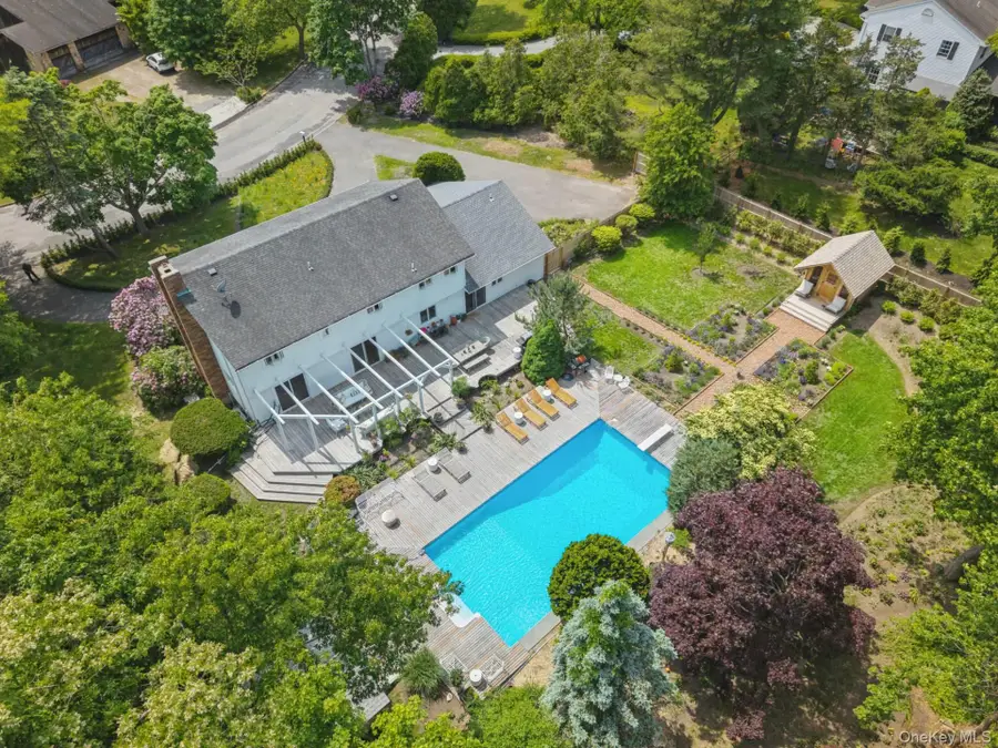 3 Mooring Drive, Bellport, NY 11713 - #2
