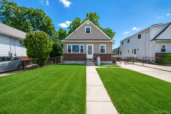 124 Washington Avenue, Valley Stream, NY 11580