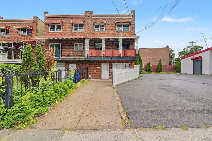 1010 E 233rd Street, Bronx, NY 10466 - #2