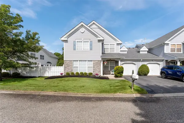 5 Robert Lane #5, Middle Island, NY 11953