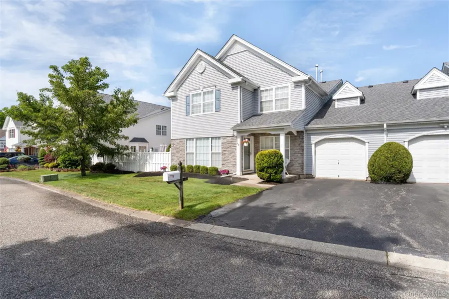 5 Robert Lane #5, Middle Island, NY 11953 - #2