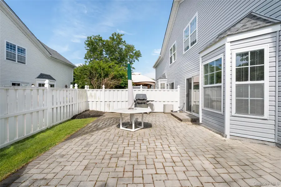 5 Robert Lane #5, Middle Island, NY 11953 - #3