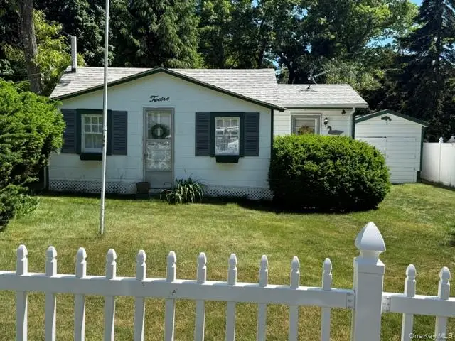 12 Midvale Avenue, Farmingville, NY 11738 - #2