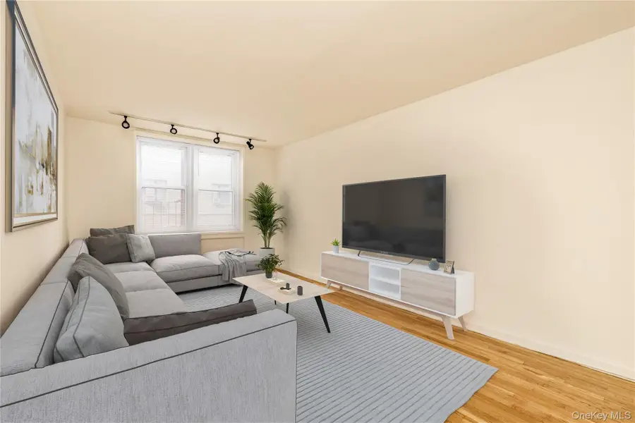 31-85 Crescent Street #2nd, Astoria, NY 11106 - #2
