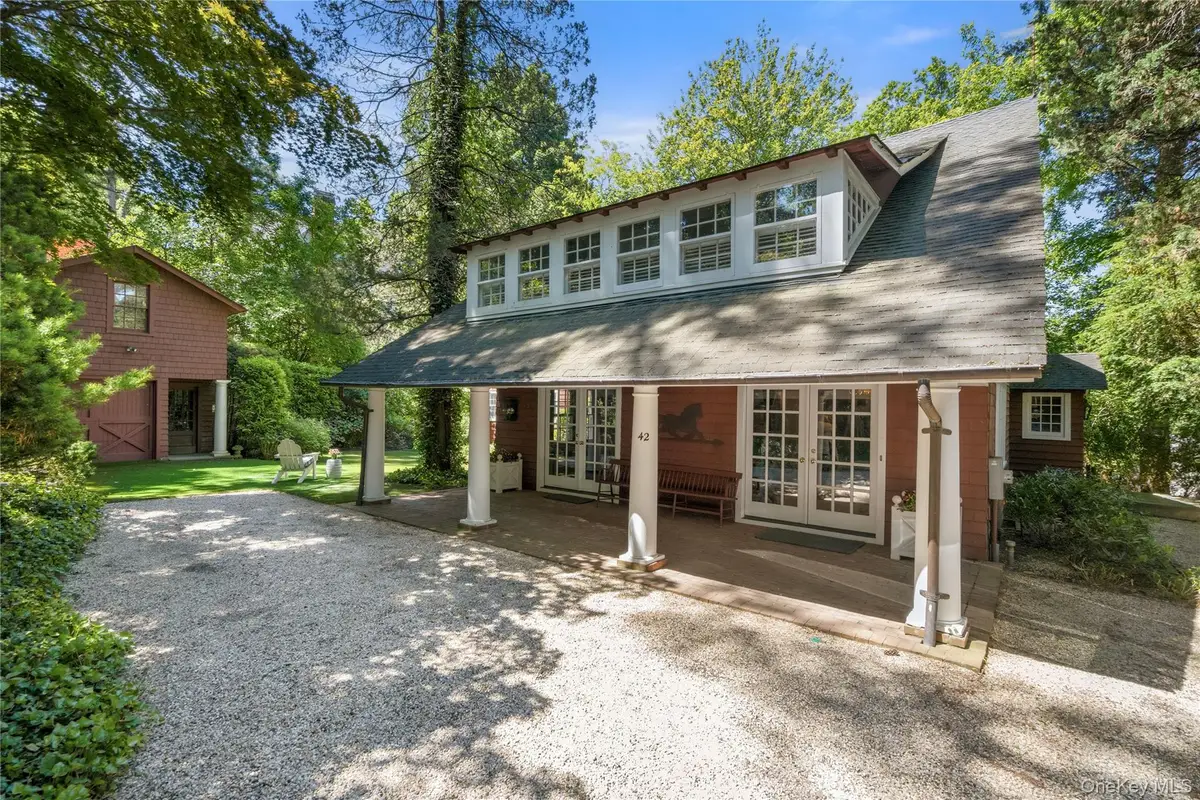 42 Hillcrest Avenue, Roslyn, NY 11576 - #1