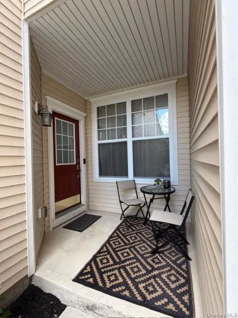 9 Cornwall Lane, Middletown, NY 10940