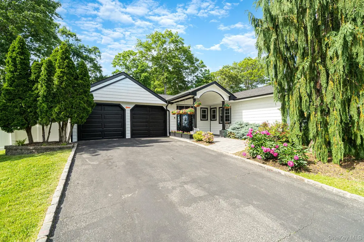 11 Gallatin Drive, Dix Hills, NY 11746 - #1