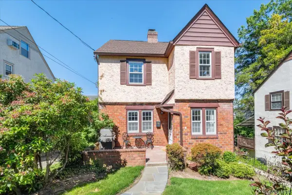 8 Interlaken Avenue, New Rochelle, NY 10801