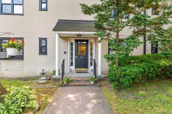 14 Manchester Road #2L, Eastchester, NY 10709