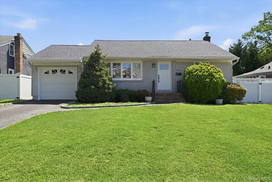 1829 Hannington Avenue, Wantagh, NY 11793 - #2