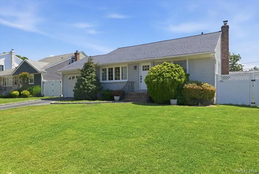1829 Hannington Avenue, Wantagh, NY 11793 - #3