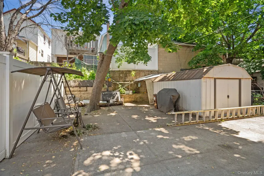 2562 Seymour Avenue, Bronx, NY 10469 - #2