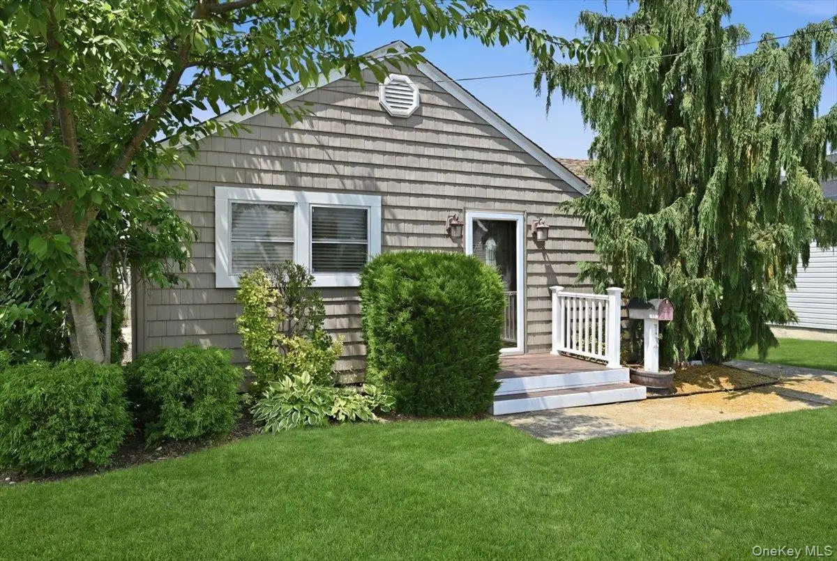 12 Annuskemunnica Road, Babylon, NY 11702 - #1
