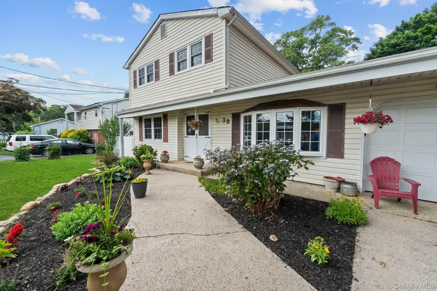 38 Pamlico Avenue, Ronkonkoma, NY 11779 - #2