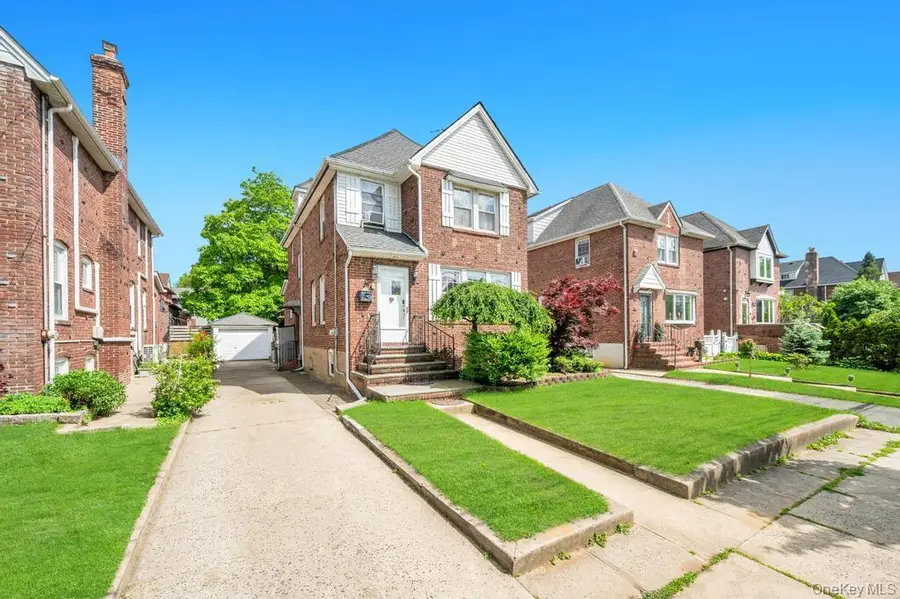 65 Bixley Heath, Lynbrook, NY 11563 - #2