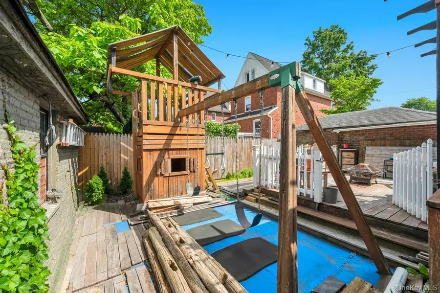 65 Bixley Heath, Lynbrook, NY 11563 - #3