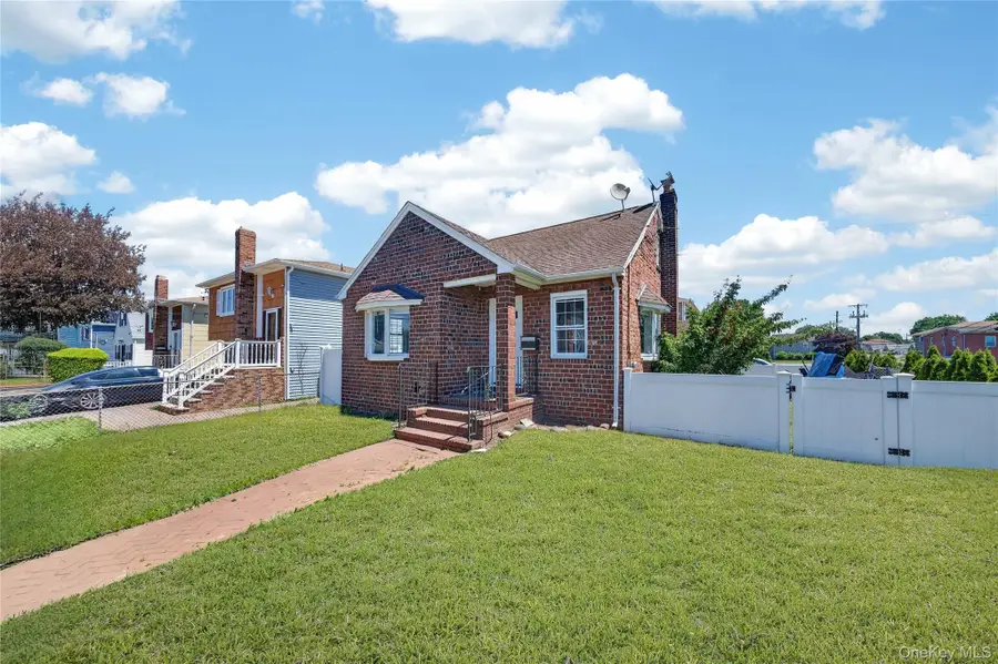 86 Remsen Avenue, Hempstead, NY 11550 - #2
