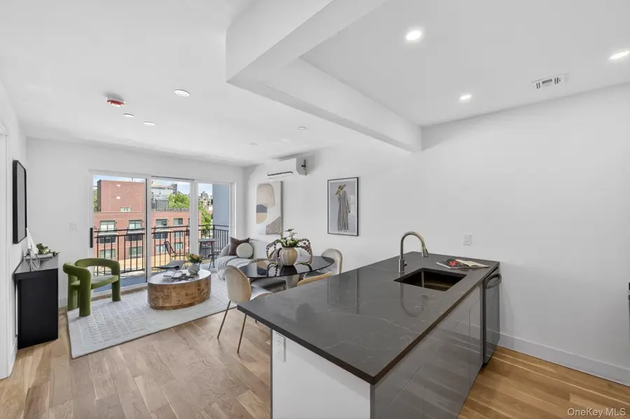 31-65 14th Street #2R, Astoria, NY 11106 - #2