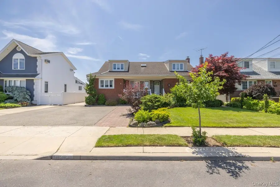 933 Third Avenue, Franklin Square, NY 11010 - #2
