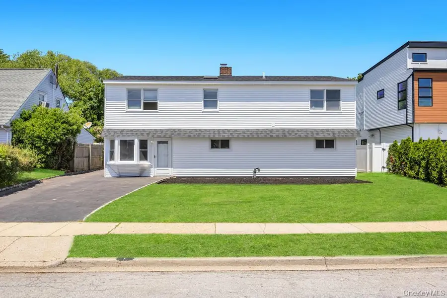 7 Sunrise Lane, Levittown, NY 11756 - #2